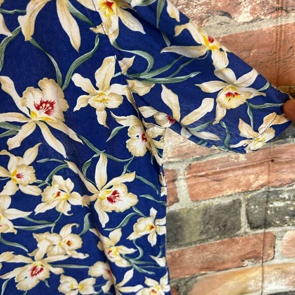 5 for $25🔥Vintage VIP Blue Hawaiian Floral Shirt Medium - Picture 4 of 7